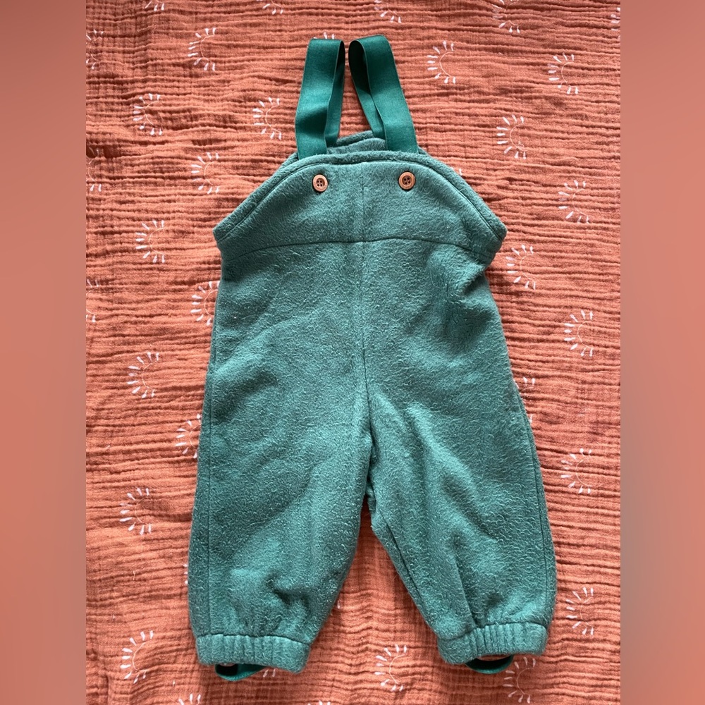 Fin & Vince green fleece dungarees - size 6-12